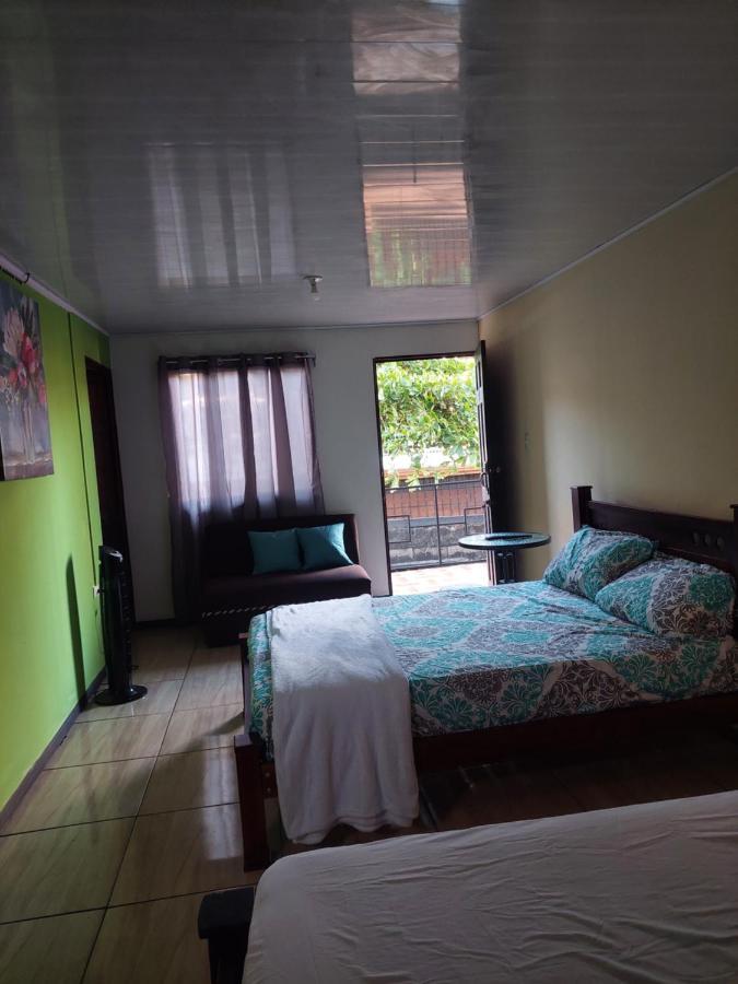 Anchia - Hostel Alajuela Buitenkant foto