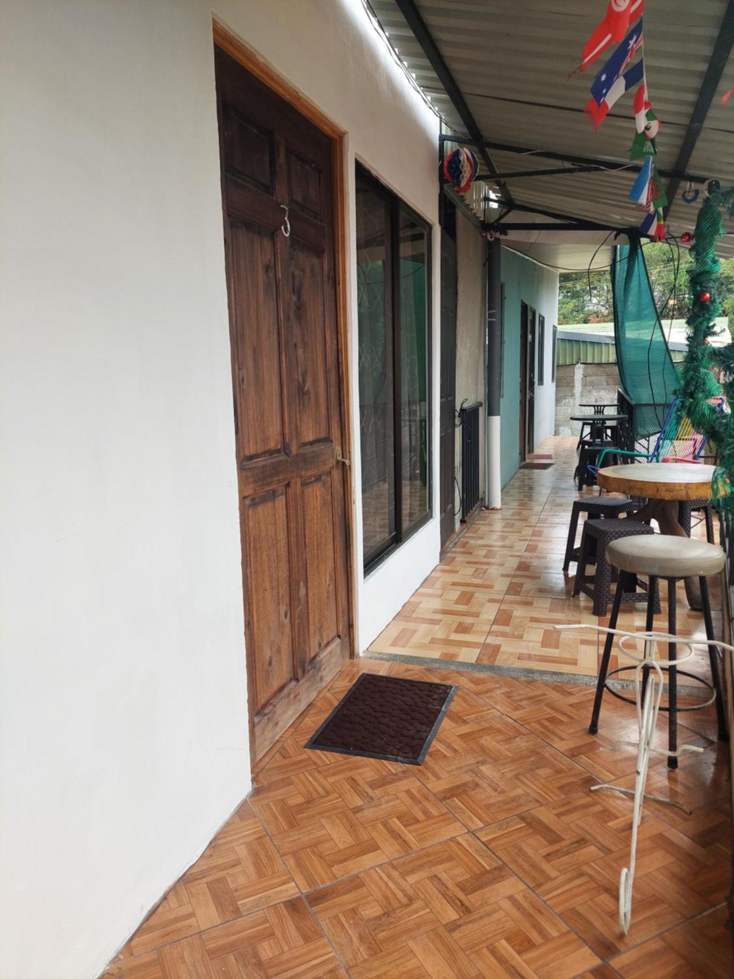 Anchia - Hostel Alajuela Buitenkant foto