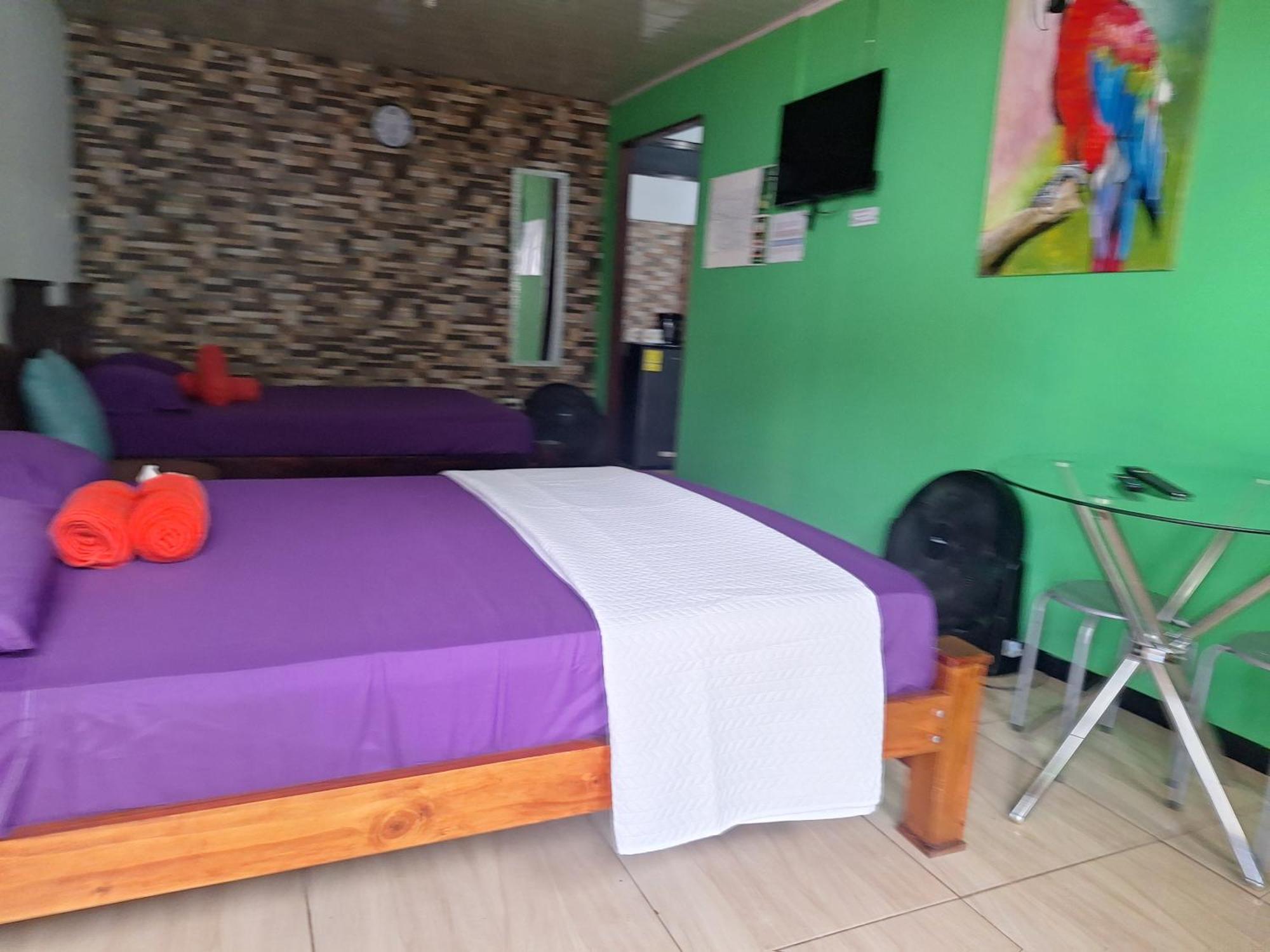 Anchia - Hostel Alajuela Buitenkant foto