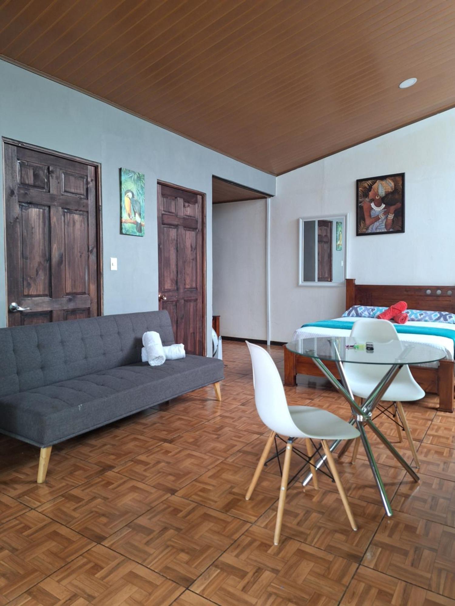 Anchia - Hostel Alajuela Buitenkant foto